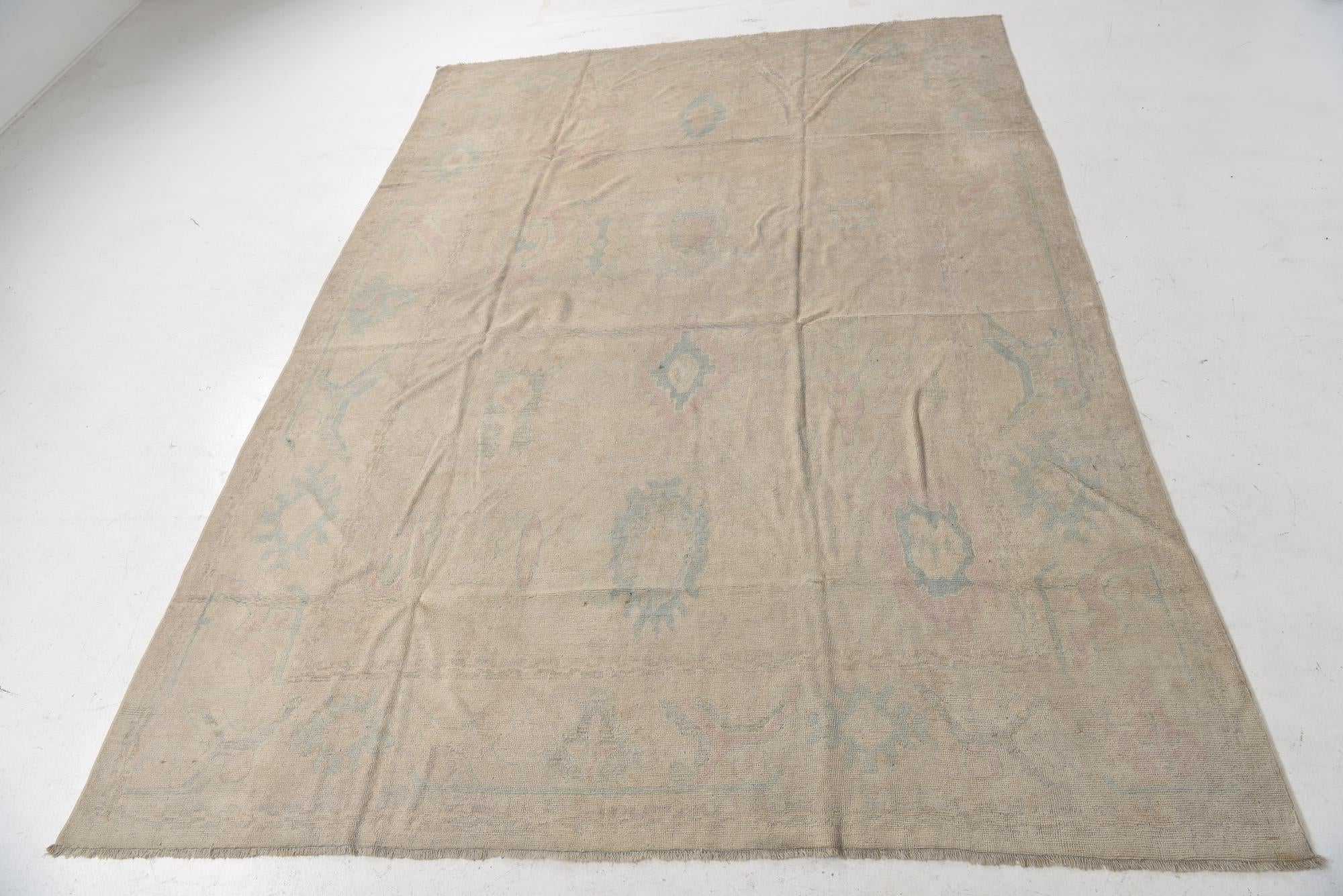 9' 6 x 13' 5 Hand Knotted Oushak Wool Rug