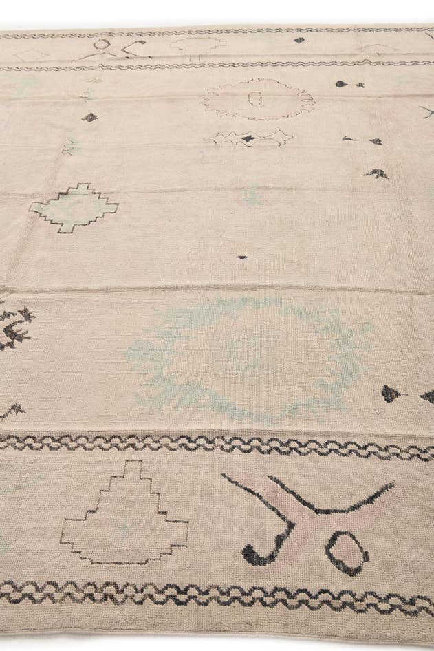 Detail image of 9' 2 x 11' 5 Hand Knotted Oushak Wool Rug