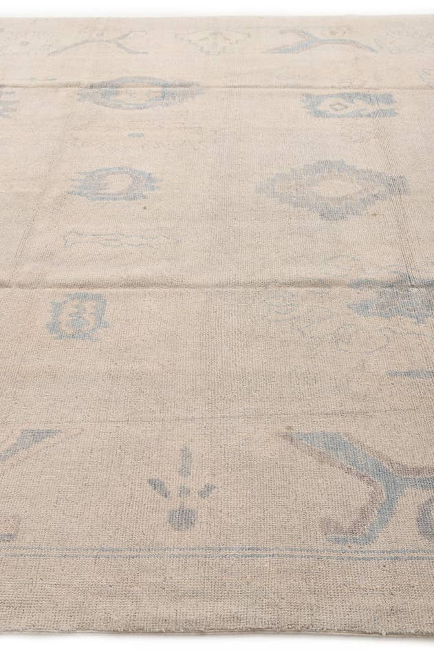 Detail image of 9' x 11' 4 Hand Knotted Oushak Wool Rug