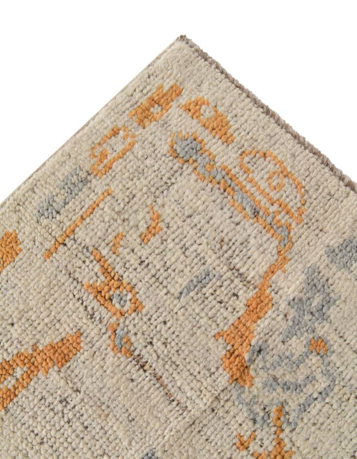 Detail image of 4' 1 x 6' 1 Oushak Wool Rug