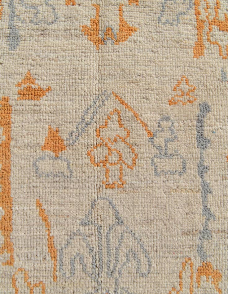 Detail image of 4' 1 x 6' 1 Oushak Wool Rug