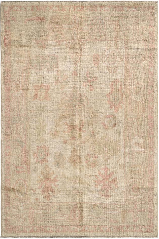 Detail image of 4' 2 x 6' 3 Hand Knotted Oushak Wool Rug