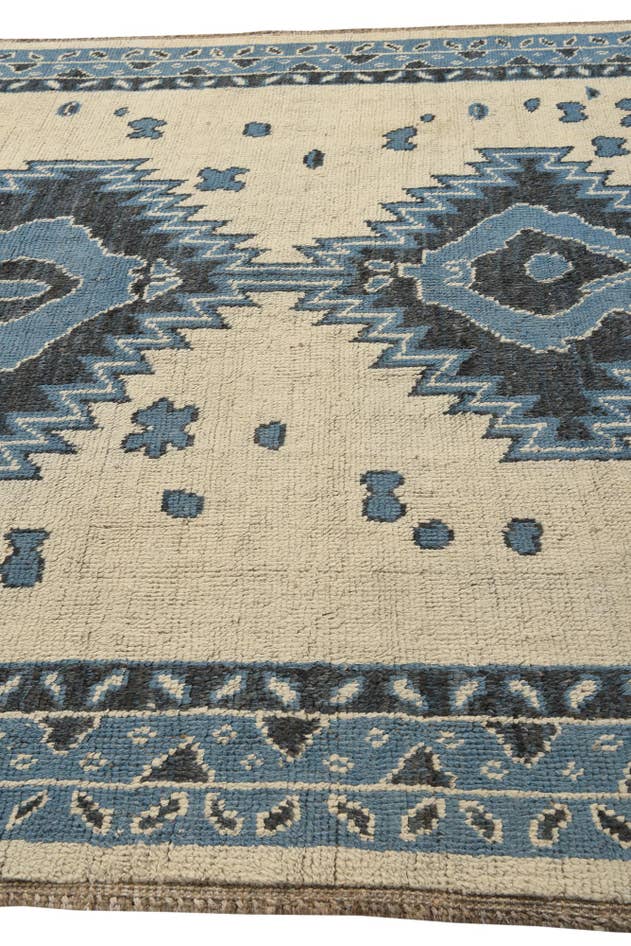 Detail image of 8' x 9' 9 Hand Knotted Oushak Wool Rug