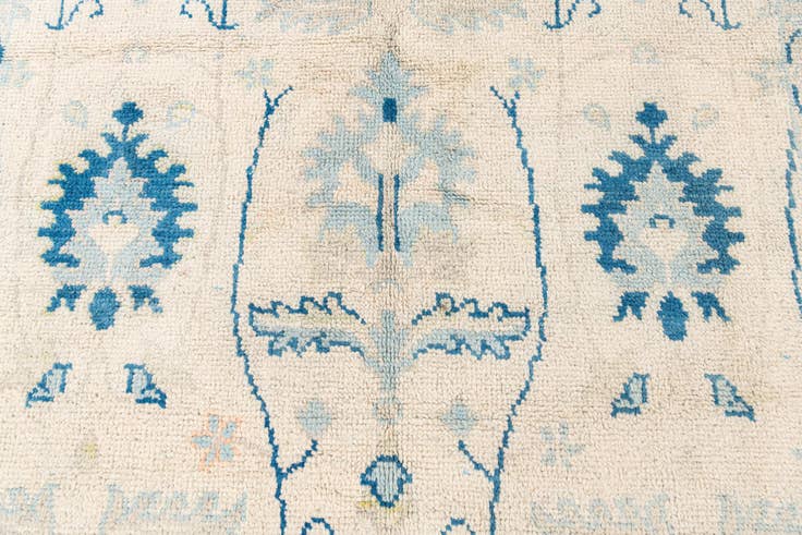 Detail image of 7' 8 x 9' 10 Hand Knotted Oushak Wool Rug
