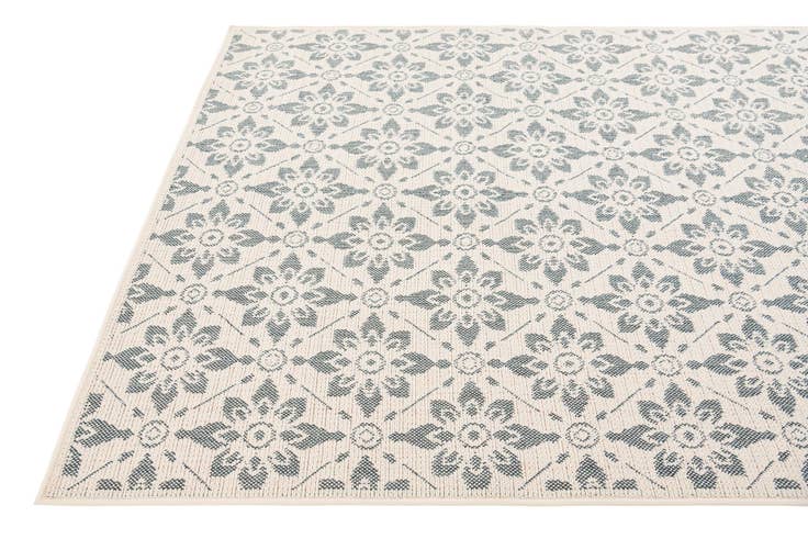 Detail image of 5' 3 x 7' 7 Easy-Clean Botanical Indoor / Outdoor Rug