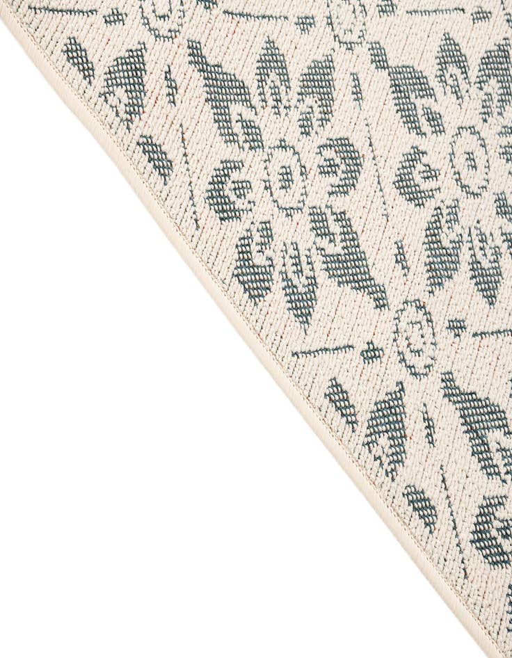 Detail image of 5' 3 x 7' 7 Easy-Clean Botanical Indoor / Outdoor Rug