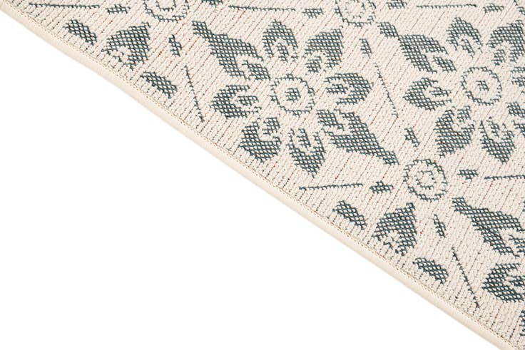 Detail image of 5' 3 x 7' 7 Easy-Clean Botanical Indoor / Outdoor Rug