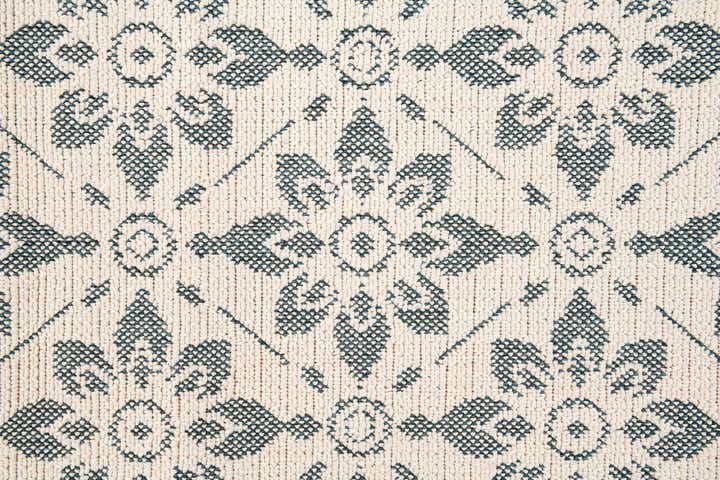 5' 3 x 7' 7 Easy-Clean Botanical Indoor / Outdoor Rug