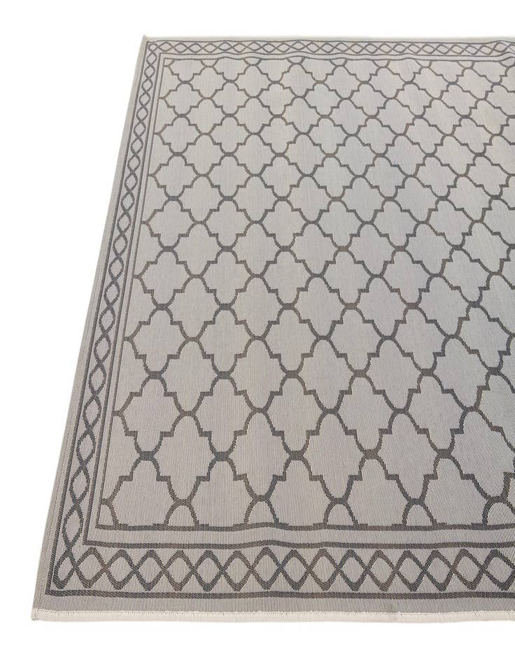Detail image of 5' 3 x 7' 7 Washable Lattice Indoor / Outdoor Rug