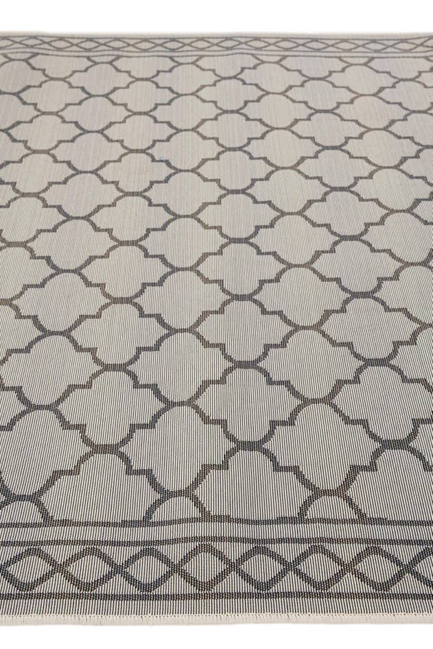 Detail image of 5' 3 x 7' 7 Easy-Clean Lattice Indoor / Outdoor Rug