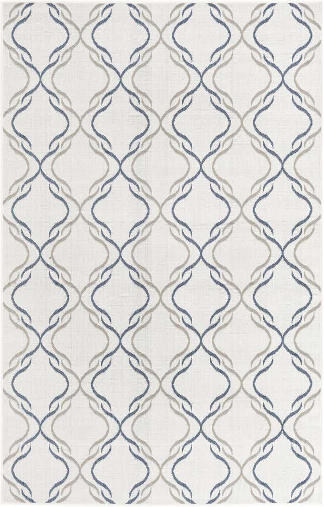 5' 3 x 8' Easy-Clean Lattice Indoor / Outdoor Rug