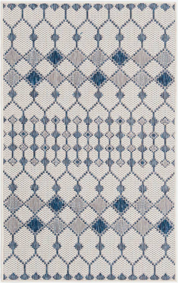 Detail image of 3' x 5' 3 Easy-Clean Lattice Indoor / Outdoor Rug