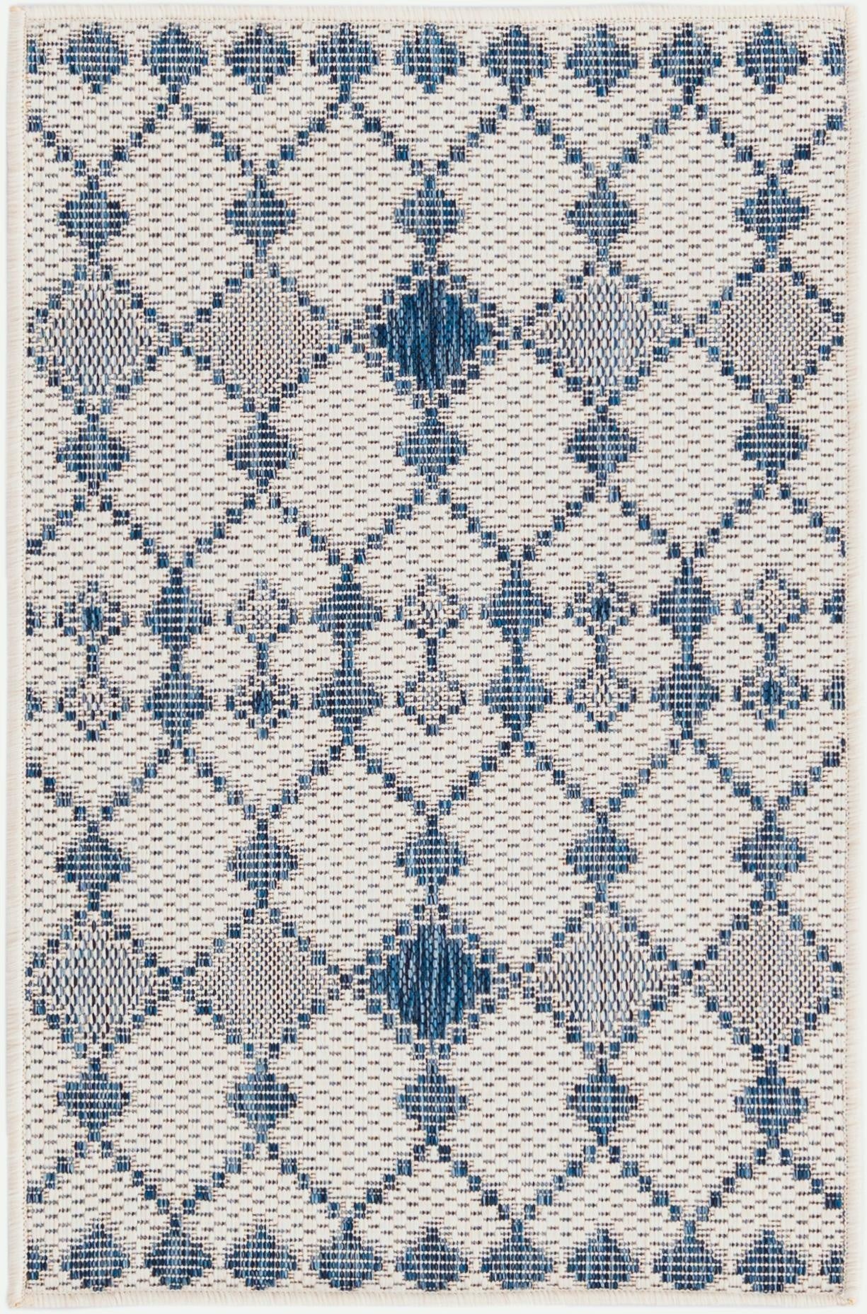 2' x 3' Washable Lattice Indoor / Outdoor Rug
