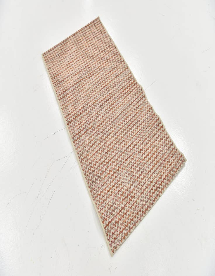 Detail image of 2' 7 x 4' 10 Easy-Clean Modern Indoor / Outdoor Rug