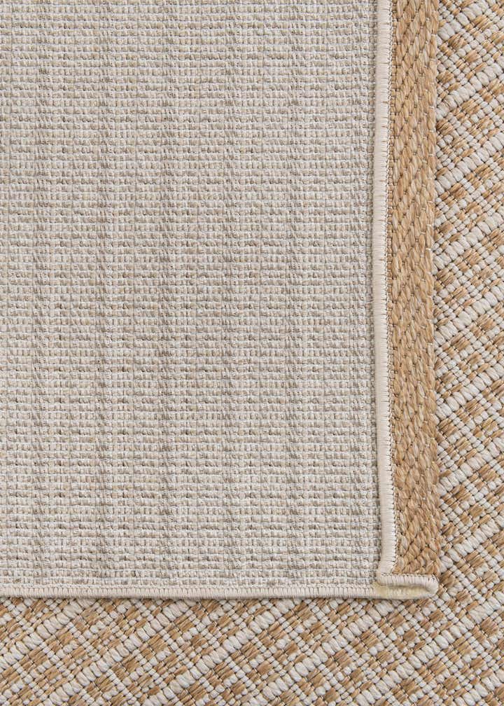 4' 9 x 7' 5 Easy-Clean Modern Indoor / Outdoor Rug