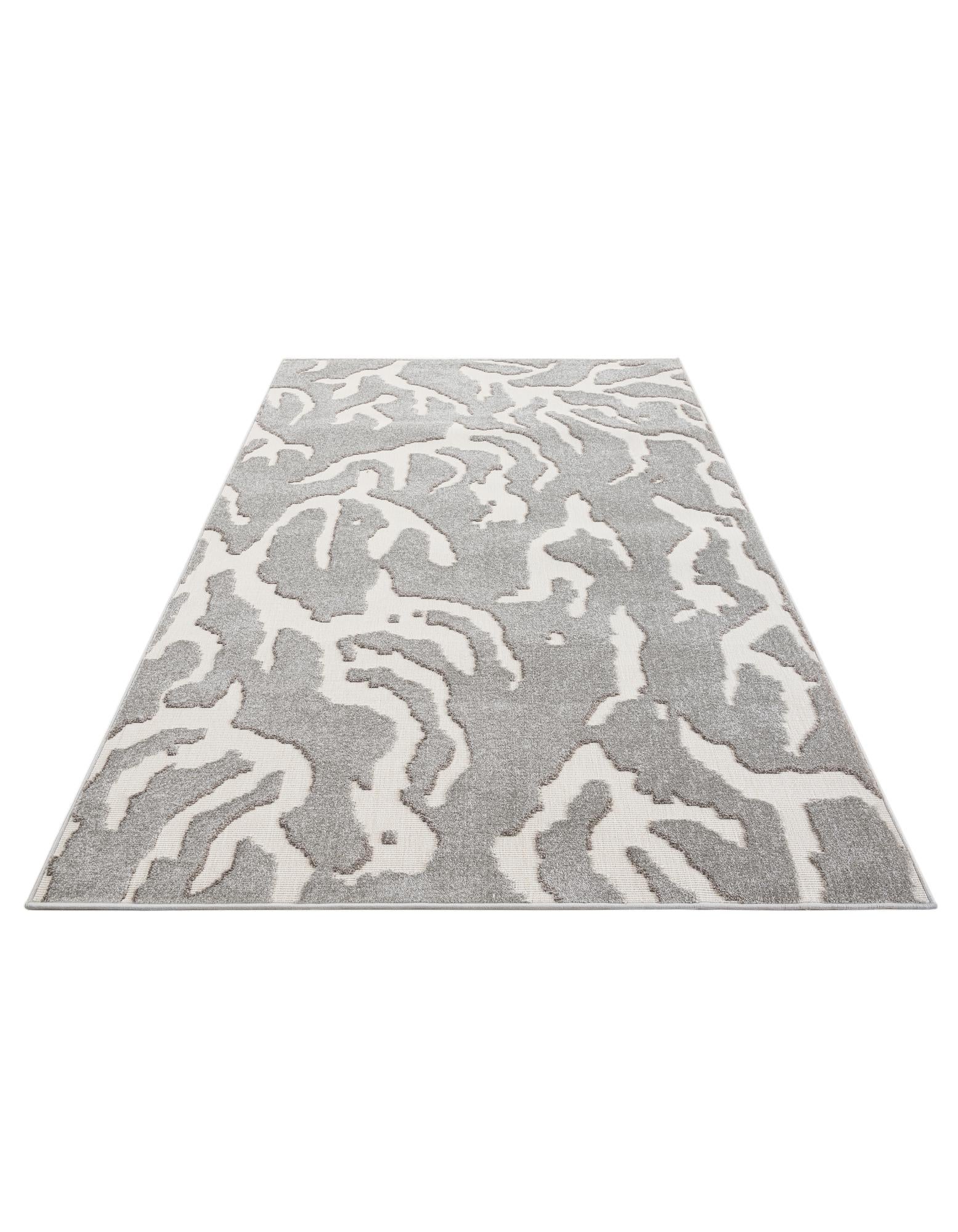 5' 3 x 7' 9 Easy-Clean Modern Indoor / Outdoor Rug