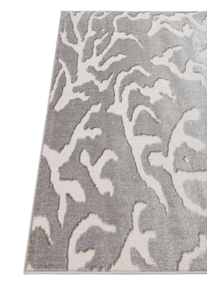 5' 3 x 7' 9 Easy-Clean Modern Indoor / Outdoor Rug