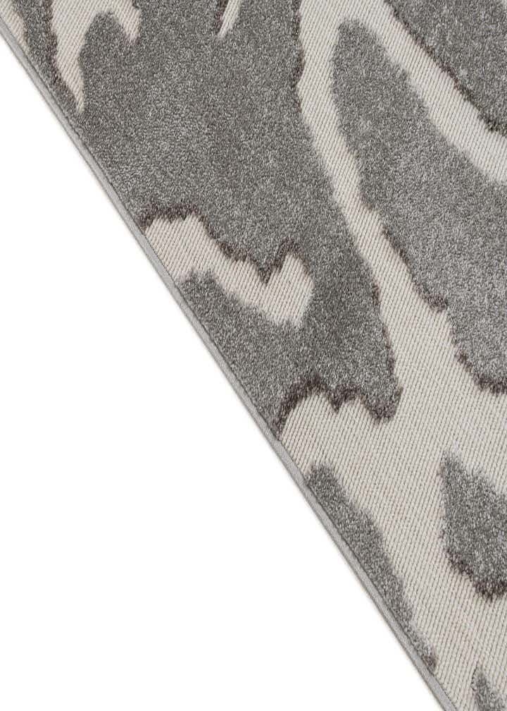 5' 3 x 7' 9 Easy-Clean Modern Indoor / Outdoor Rug