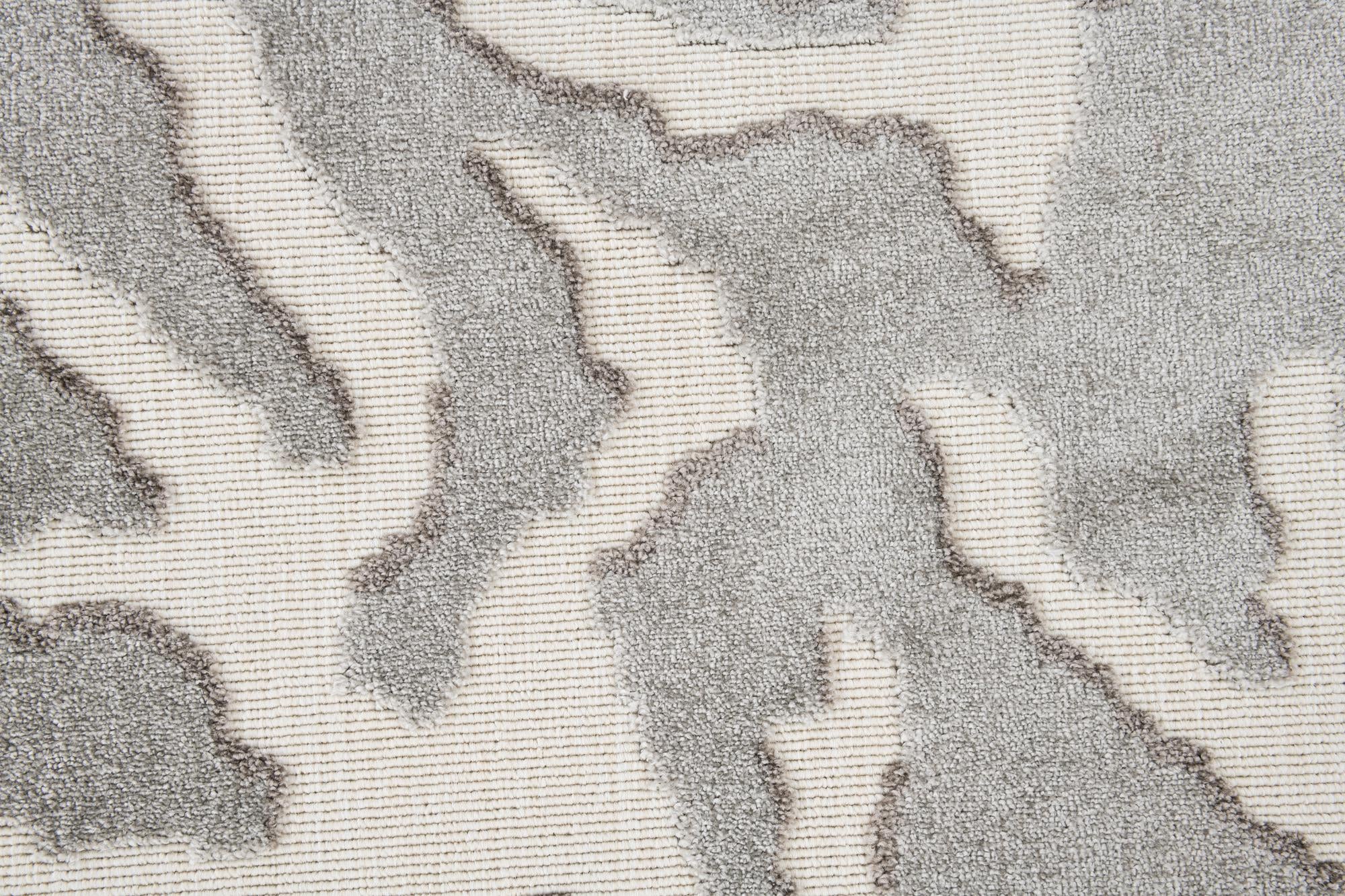 5' 3 x 7' 9 Easy-Clean Modern Indoor / Outdoor Rug