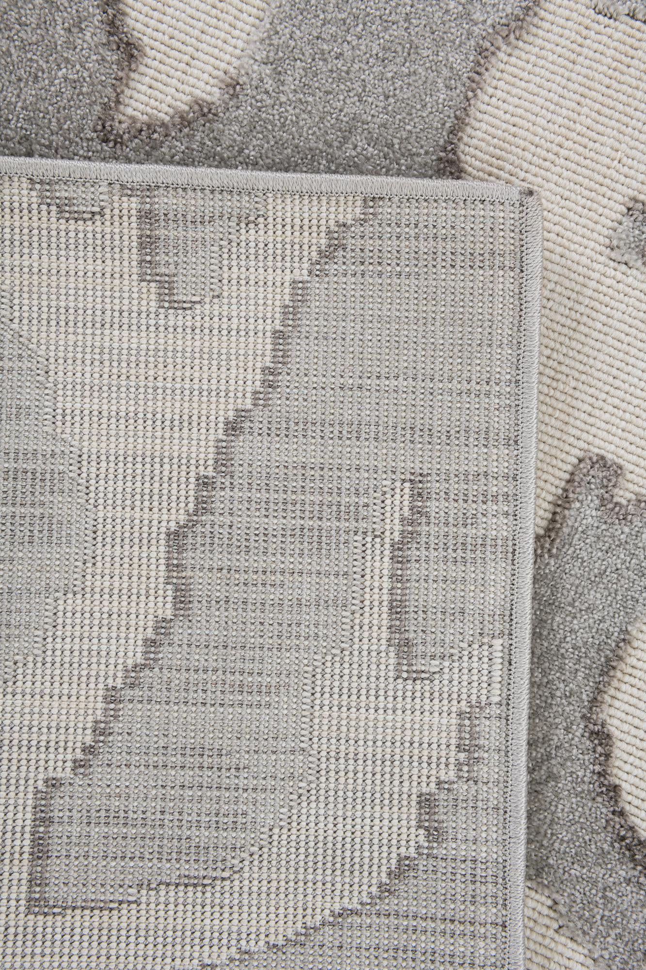 5' 3 x 7' 9 Easy-Clean Modern Indoor / Outdoor Rug