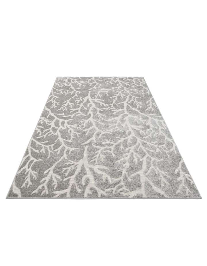 5' 3 x 7' 8 Easy-Clean Modern Indoor / Outdoor Rug