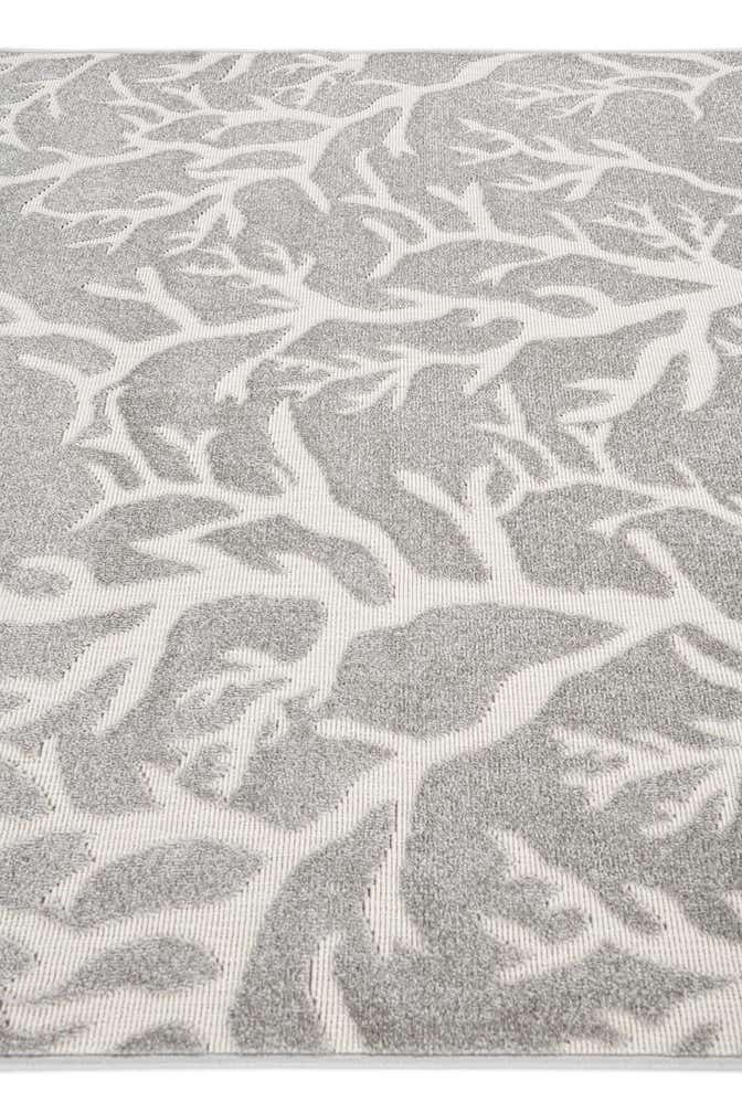 5' 3 x 7' 8 Easy-Clean Modern Indoor / Outdoor Rug