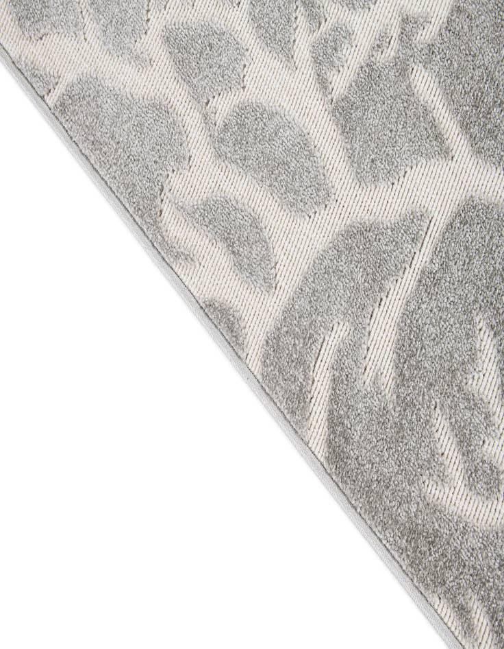 Detail image of 5' 3 x 7' 8 Easy-Clean Modern Indoor / Outdoor Rug