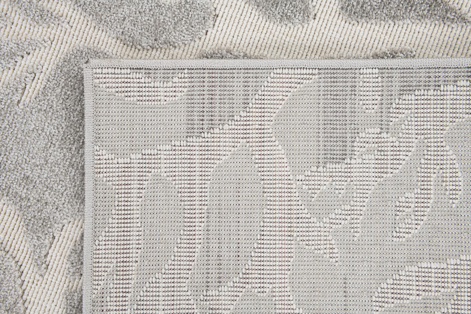 5' 3 x 7' 8 Easy-Clean Modern Indoor / Outdoor Rug