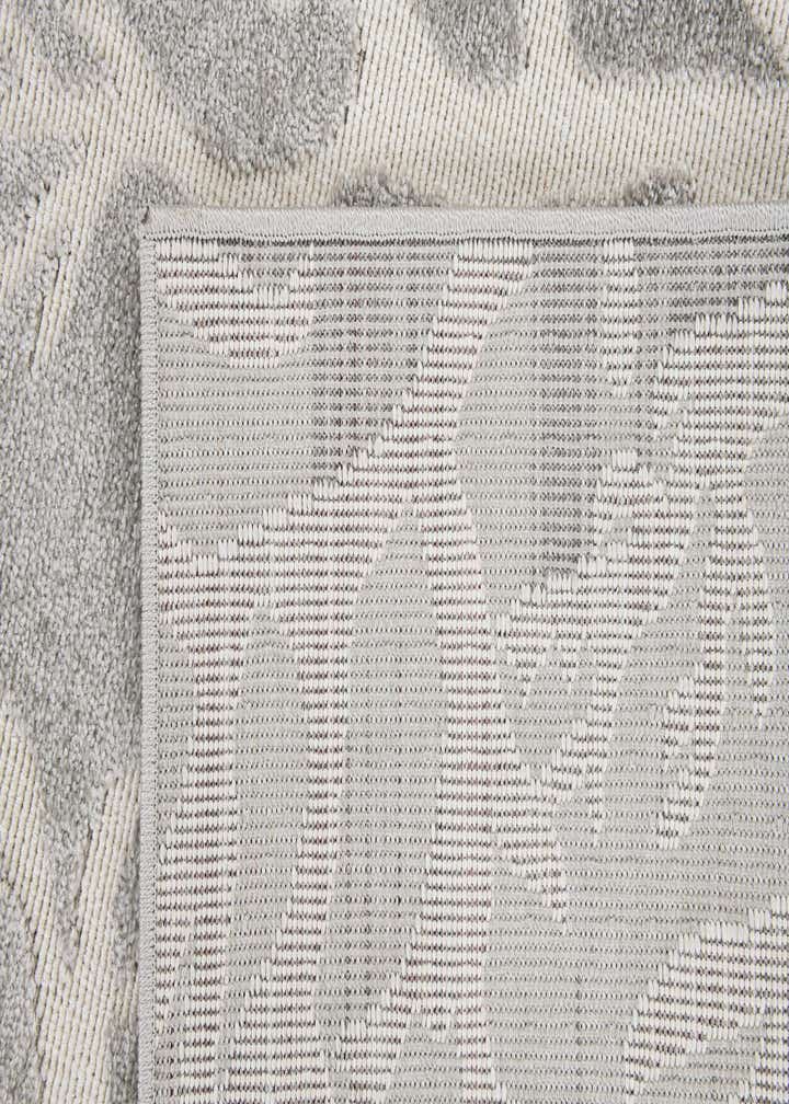 5' 3 x 7' 8 Easy-Clean Modern Indoor / Outdoor Rug