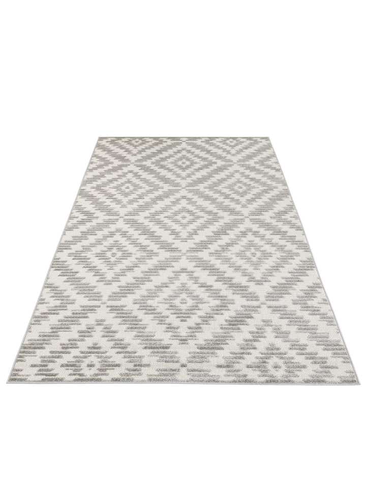 5' 3 x 7' 8 Easy-Clean Modern Indoor / Outdoor Rug