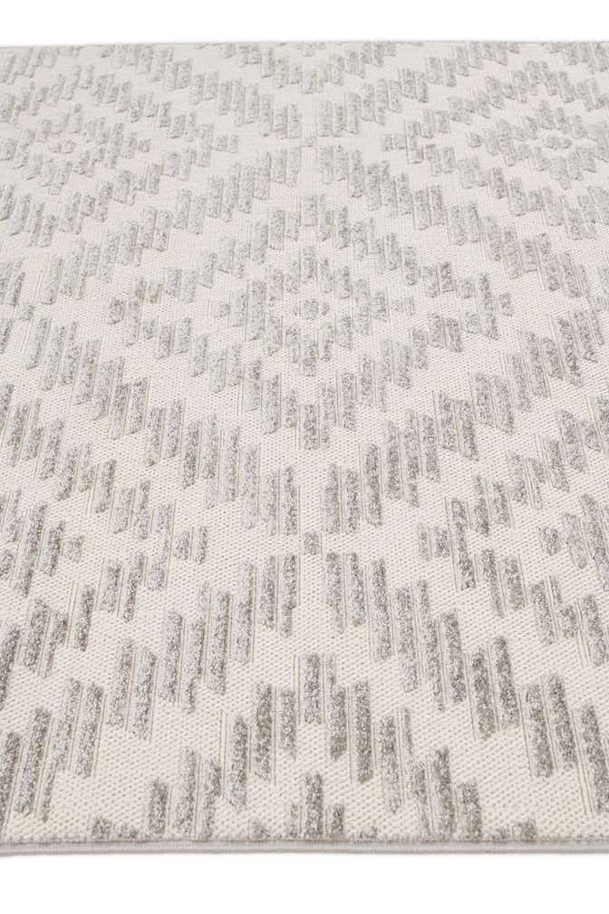 5' 3 x 7' 8 Easy-Clean Modern Indoor / Outdoor Rug
