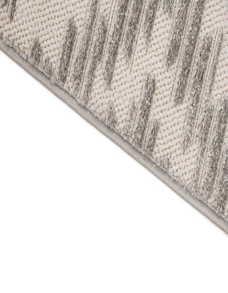 Detail image of 5' 3 x 7' 8 Easy-Clean Modern Indoor / Outdoor Rug