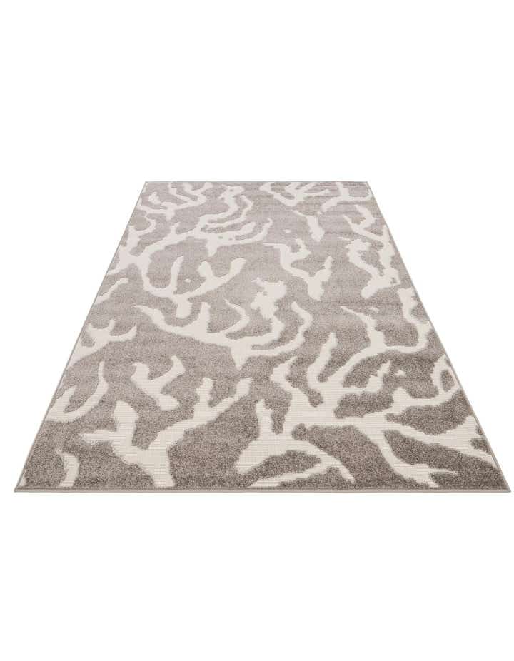 5' 3 x 7' 8 Easy-Clean Modern Indoor / Outdoor Rug