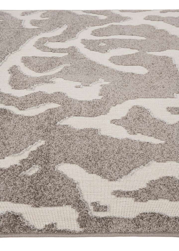 5' 3 x 7' 8 Easy-Clean Modern Indoor / Outdoor Rug
