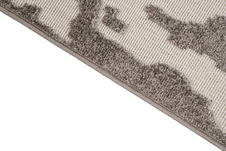 Detail image of 5' 3 x 7' 8 Easy-Clean Modern Indoor / Outdoor Rug
