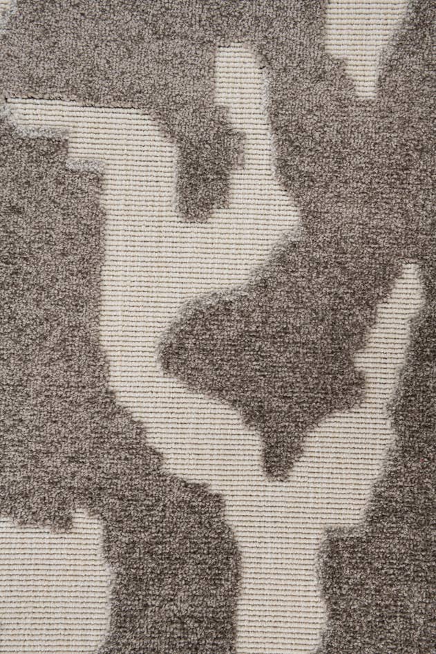 Detail image of 5' 3 x 7' 8 Easy-Clean Modern Indoor / Outdoor Rug