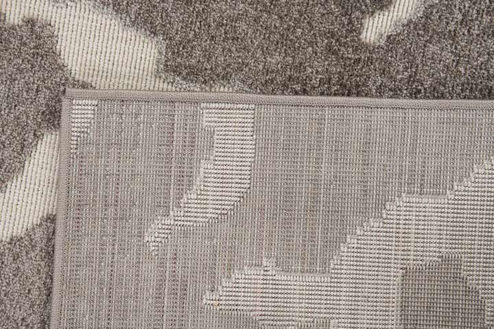 5' 3 x 7' 8 Easy-Clean Modern Indoor / Outdoor Rug