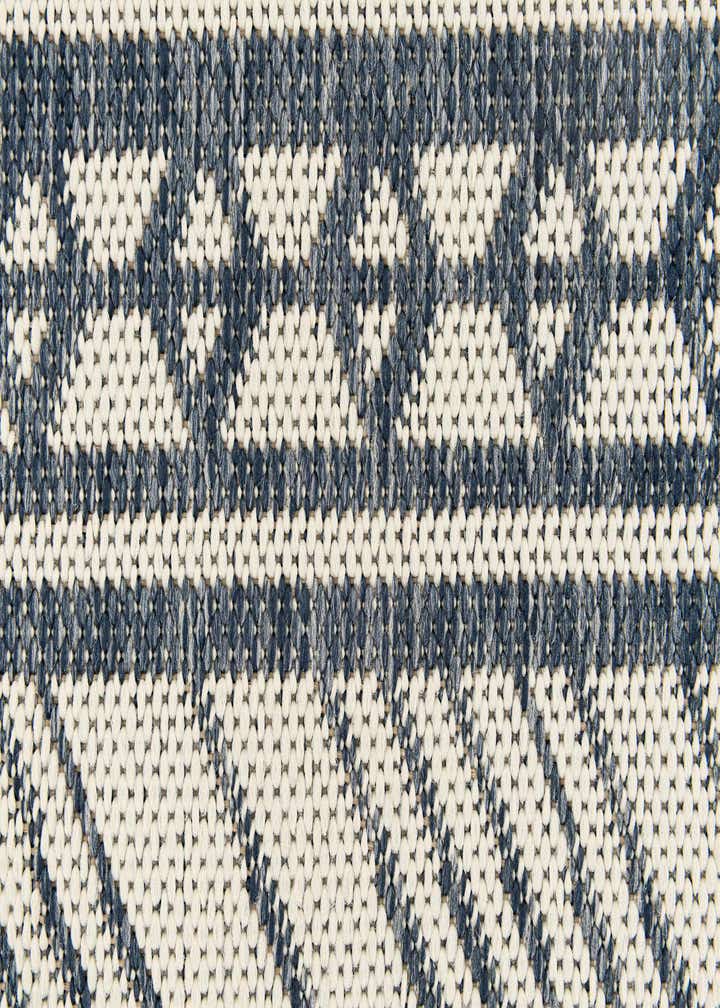 5' 2 x 7' 7 Easy-Clean Modern Indoor / Outdoor Rug