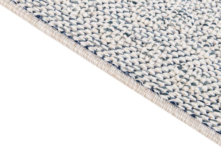 Detail image of 5' 2 x 7' 9 Easy-Clean Modern Indoor / Outdoor Rug