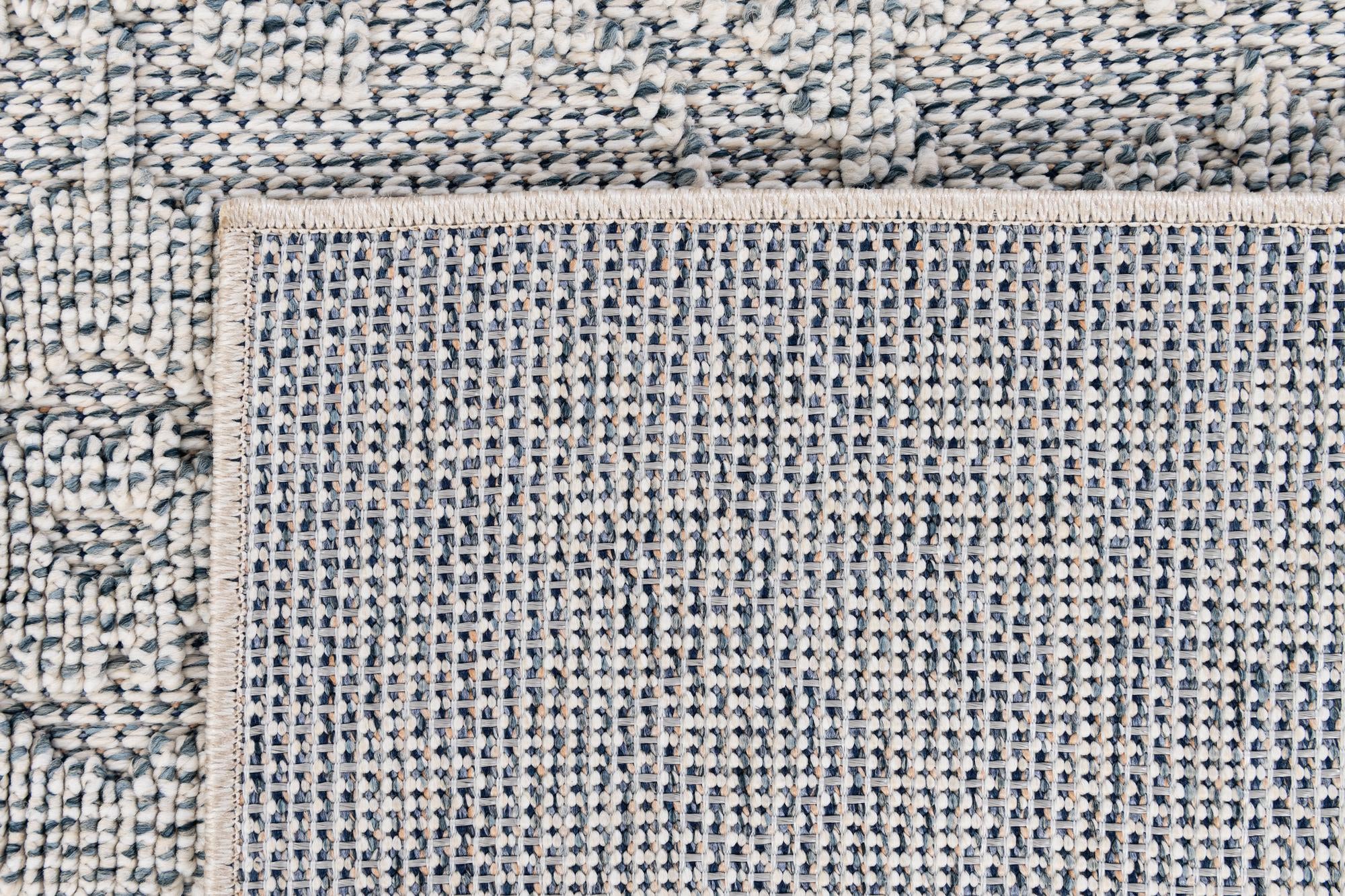 5' 2 x 7' 9 Easy-Clean Modern Indoor / Outdoor Rug
