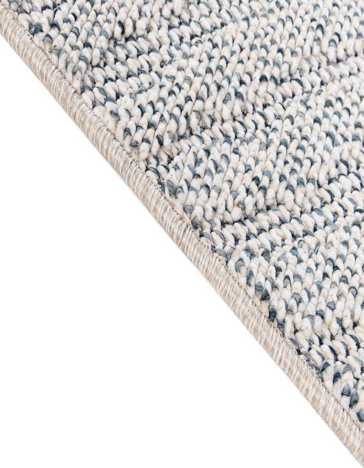 Detail image of 5' 2 x 7' 9  Washable Modern Indoor / Outdoor Rug