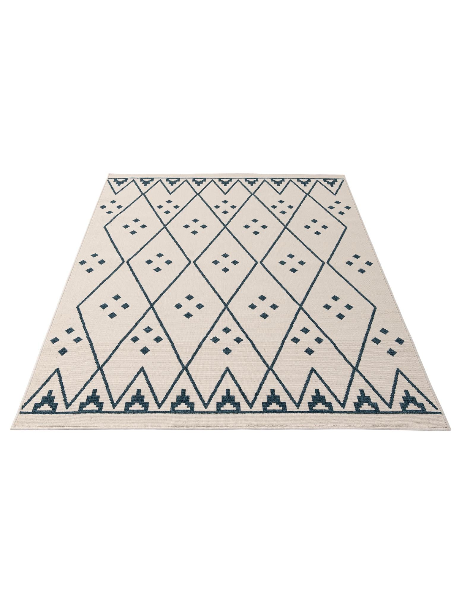 5' 2 x 7' 9 Easy-Clean Modern Indoor / Outdoor Rug