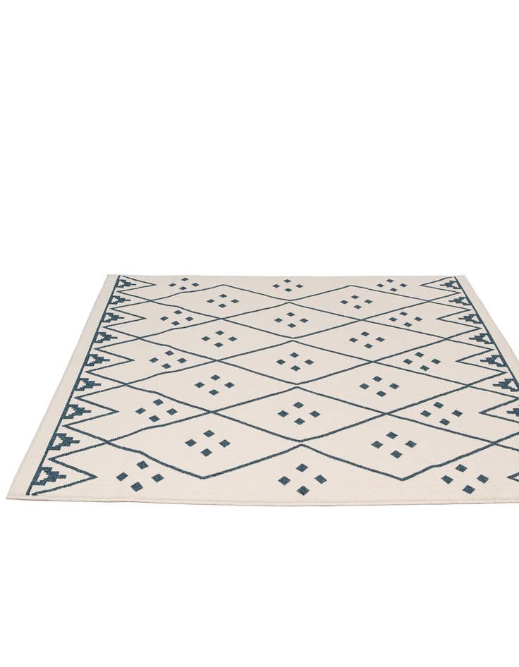 Detail image of 5' 2 x 7' 9  Washable Modern Indoor / Outdoor Rug