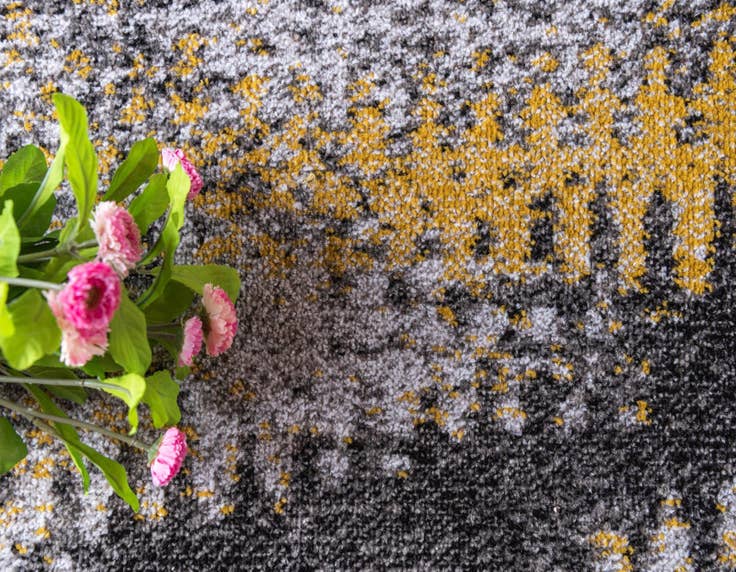 Detail image of 7' x 10' Easy-Clean Modern Indoor / Outdoor Rug