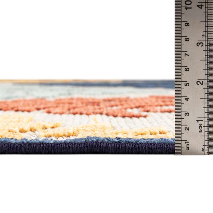 5' x 7' 7 Easy-Clean Indoor / Outdoor Rug