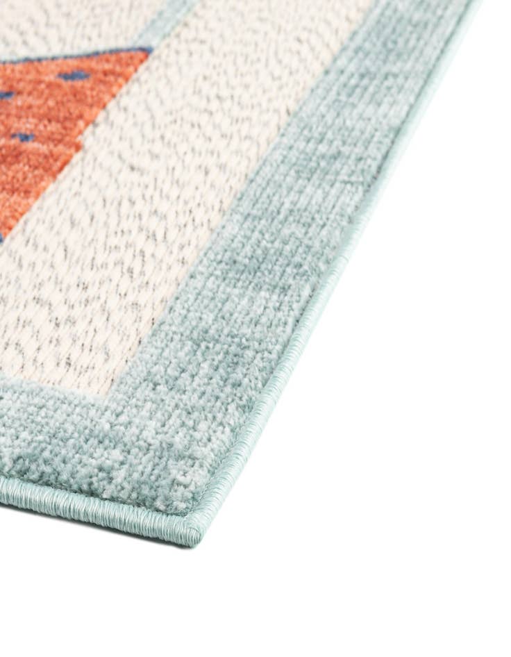 Detail image of 5' x 7' 7  Washable  Indoor / Outdoor Rug