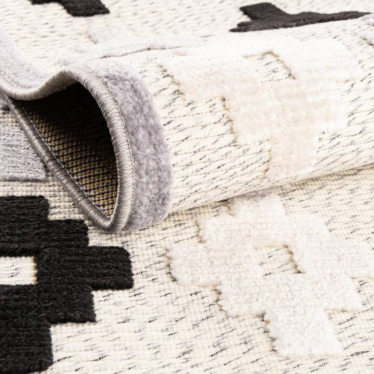 Detail image of 5' x 7' 7 Easy-Clean Indoor / Outdoor Rug