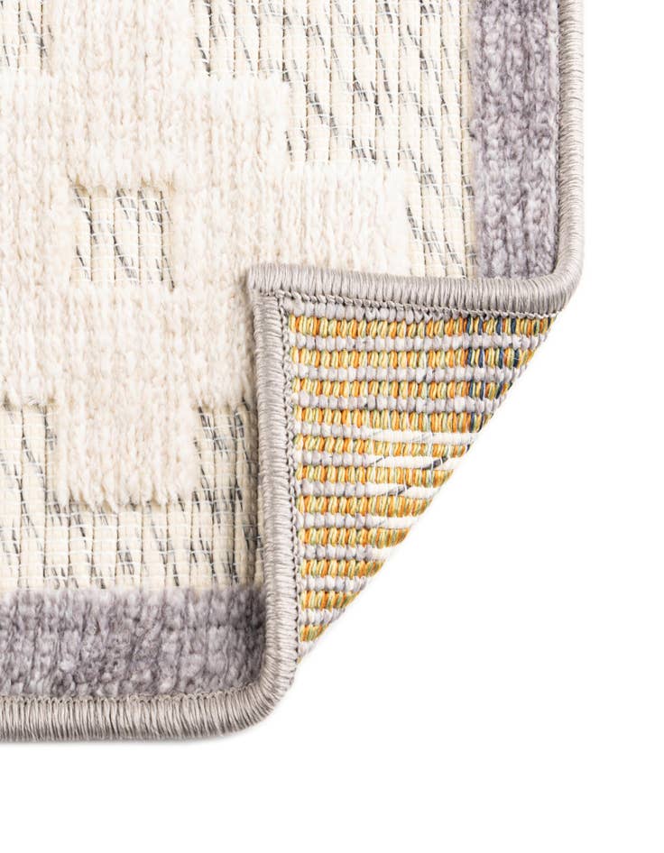 Detail image of 5' x 7' 7  Washable  Indoor / Outdoor Rug