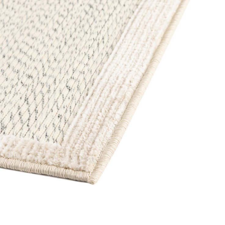 Detail image of 5' x 7' 7 Easy-Clean Indoor / Outdoor Rug