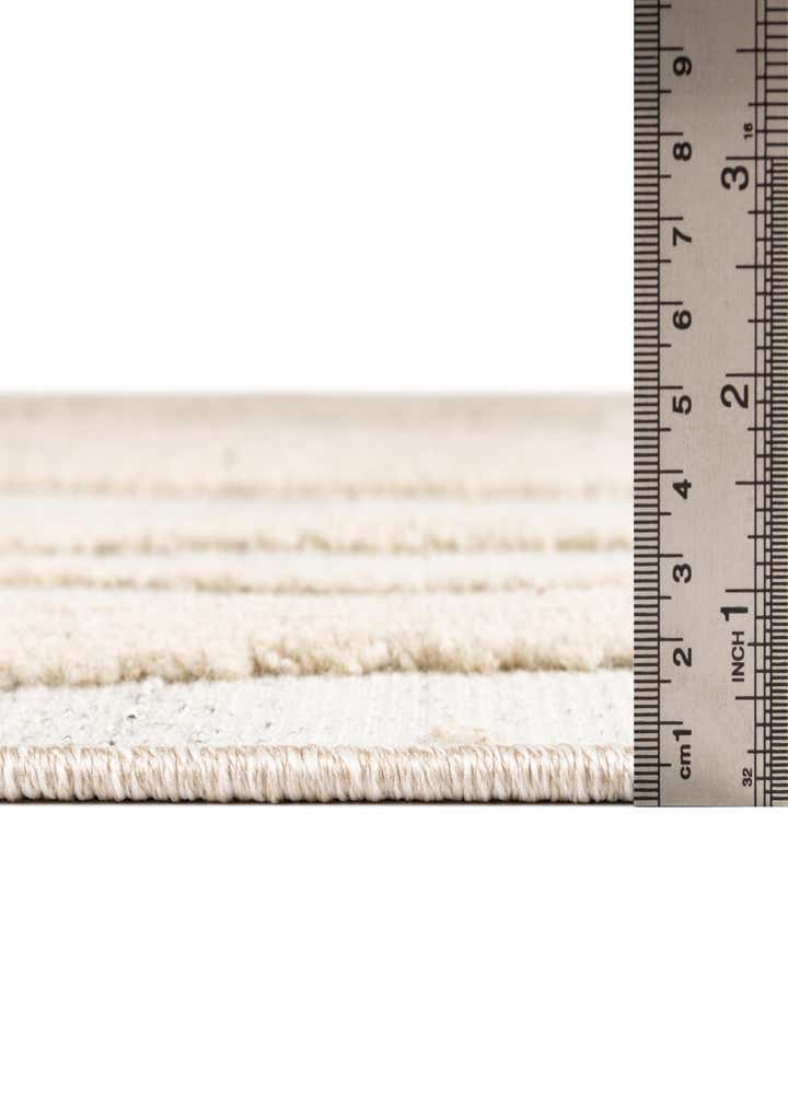 5' x 7' 7 Easy-Clean Indoor / Outdoor Rug
